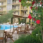Joya Park 4*